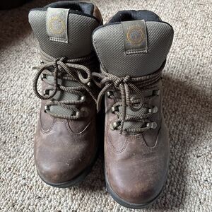 Women’s Timberland Gore-Tex Boots 7.5 Wide